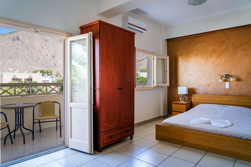 Hotel Rena Περίσσα Εξωτερικό φωτογραφία