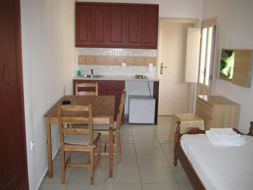 Hotel Rena Περίσσα Δωμάτιο φωτογραφία